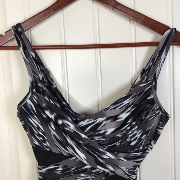 MIRACLESUIT Feline Fixation Madero Underwire One-Piece Swimsuit Size 8. - Picture 3 of 11